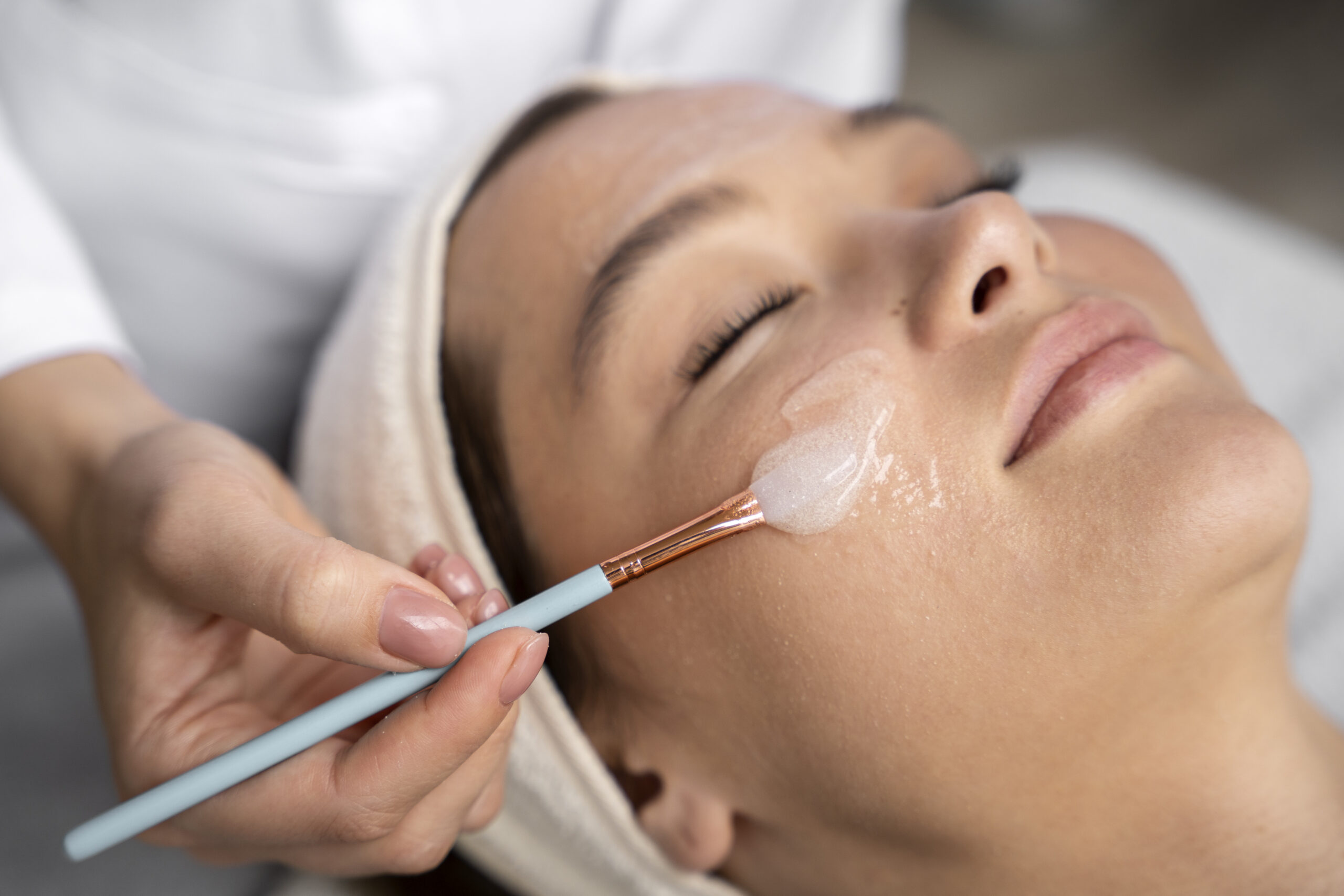Face Peels: The Real “Peel Good” Secret Behind Glowing Skin